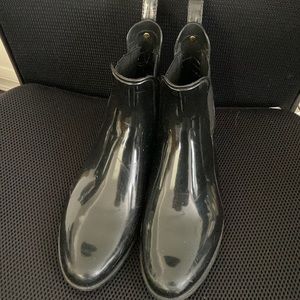 Women’s rain boots